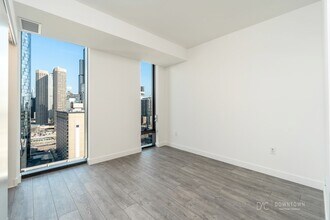 823 W Madison St, Unit 1106S in Chicago, IL - Building Photo - Building Photo