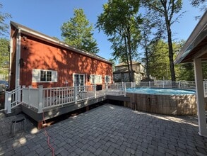 2131 Freedom Way in Pocono Summit, PA - Building Photo - Building Photo