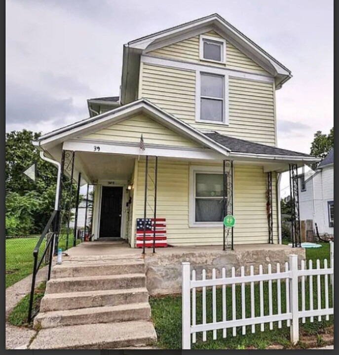 39 Pioneer St-Unit -Lower in Dayton, OH - Building Photo