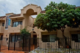 Lexington Apartments in Los Angeles, CA - Building Photo - Building Photo