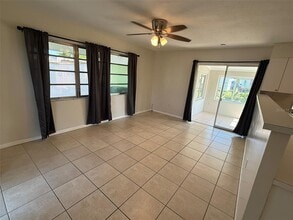 22180 Midway Blvd in Port Charlotte, FL - Building Photo - Building Photo