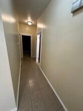 2411 Vine St in Cincinnati, OH - Foto de edificio - Building Photo