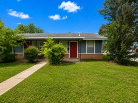 766-768 Edgebrook Ln in San Antonio, TX - Building Photo
