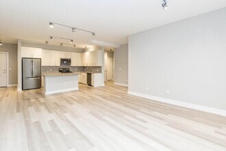 1554 N Talman Ave in Chicago, IL - Building Photo - Building Photo