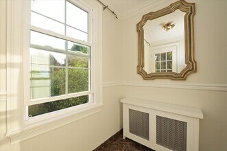 32 Franklin Ave-Unit -Upper in Sea Cliff, NY - Building Photo - Building Photo