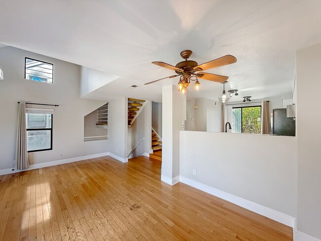 11063 Scripps Ranch Blvd in San Diego, CA - Foto de edificio - Building Photo