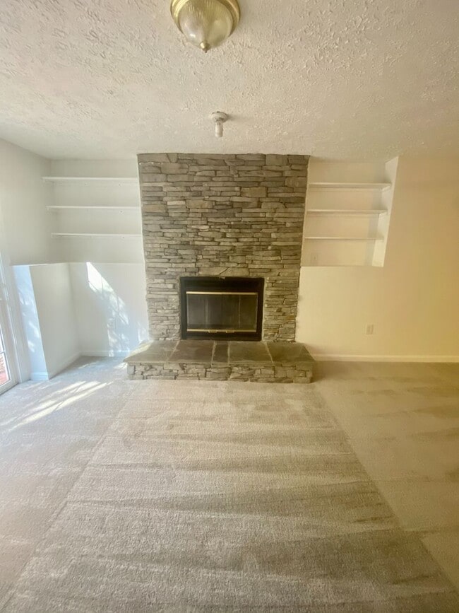 15 Oak Rd in Stafford, VA - Foto de edificio - Building Photo