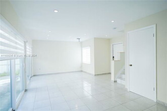 12683 NW 9th Way in Miami, FL - Building Photo - Building Photo