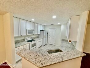 616 Fallen Timbers Dr in Orange Park, FL - Building Photo - Building Photo