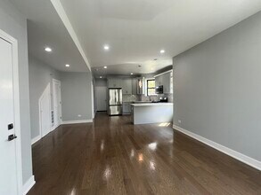 1145 S Independence Blvd, Unit 1F in Chicago, IL - Building Photo - Building Photo