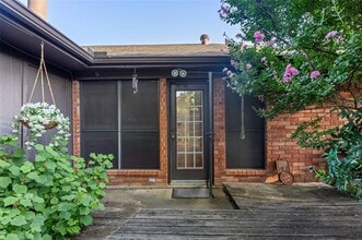 2425 Aquaduct Dr in Bedford, TX - Building Photo - Building Photo