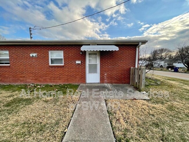 property at 1836 S Sieger Dr