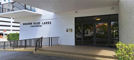 1900 Diana Dr in Hallandale Beach, FL - Building Photo - Building Photo