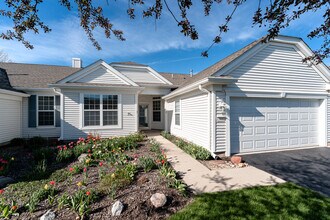 13032 Briargate Dr in Huntley, IL - Building Photo - Building Photo