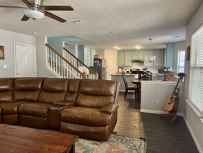 21106 El Suelo Bueno in San Antonio, TX - Building Photo - Building Photo