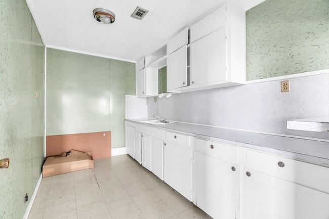 property at 401 E Main St