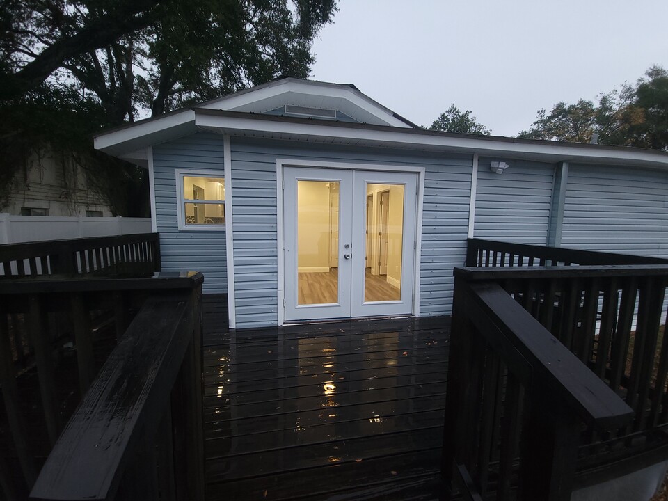 1905 E Louisiana Ave, Unit Duplex in Tampa, FL - Building Photo