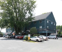 Mill Bank Place in Northampton, MA - Foto de edificio - Building Photo