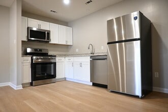 Swan Creek Apartments in Athens, AL - Building Photo - Building Photo