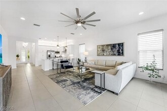 11502 Meadowrun Cir in Ft. Myers, FL - Building Photo - Building Photo
