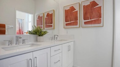 198 Billings in Irvine, CA - Foto de edificio - Building Photo