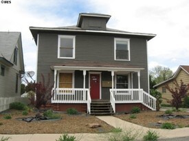 1221 10th St in Greeley, CO - Building Photo