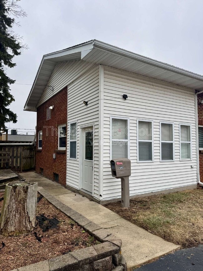 141 E Walnut St in Oglesby, IL - Building Photo - Building Photo