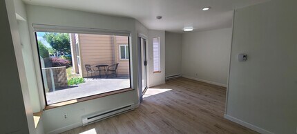 5642 California Ave SW, Unit 2 in Seattle, WA - Foto de edificio - Building Photo