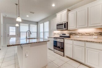 15933 Charing Cross Dr in Northlake, TX - Foto de edificio - Building Photo