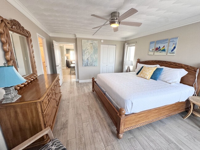 303 Atlantic Ave in Virginia Beach, VA - Building Photo - Building Photo