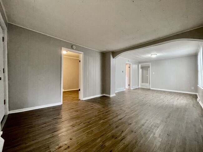 933 W Southern Ave in Muskegon, MI - Building Photo - Building Photo