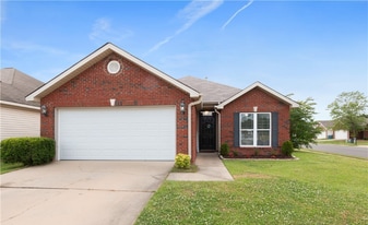 9800 Lenox Ln in Tuscaloosa, AL - Building Photo