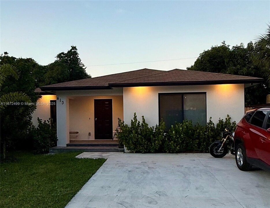 413 SW 10th St in Delray Beach, FL - Building Photo