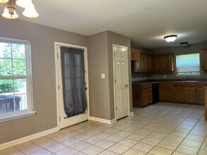 329 Autumn Dr in Benton, AR - Building Photo - Building Photo