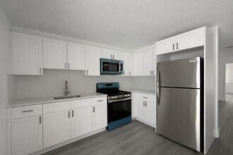 2785 Reo Ln in Lake Worth Beach, FL - Building Photo - Building Photo