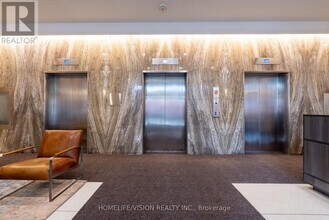 1901 Yonge St in Toronto, ON - Building Photo - Building Photo