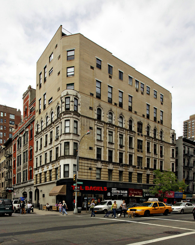 131 E 83rd St in New York, NY - Building Photo - Building Photo