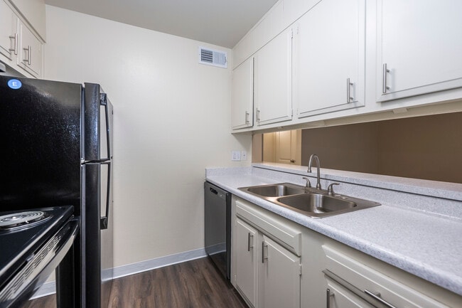 North Park Apartments in Albuquerque, NM - Foto de edificio - Interior Photo