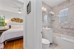 3015 Seville St, Unit 7 in Fort Lauderdale, FL - Building Photo