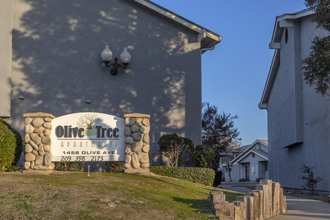 Olive Tree Apartments in Livingston, CA - Building Photo