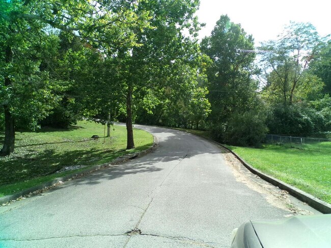 244 Meadowview Dr in Frankfort, KY - Building Photo - Building Photo