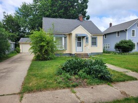 1509 Tremont St in Cedar Falls, IA - Building Photo