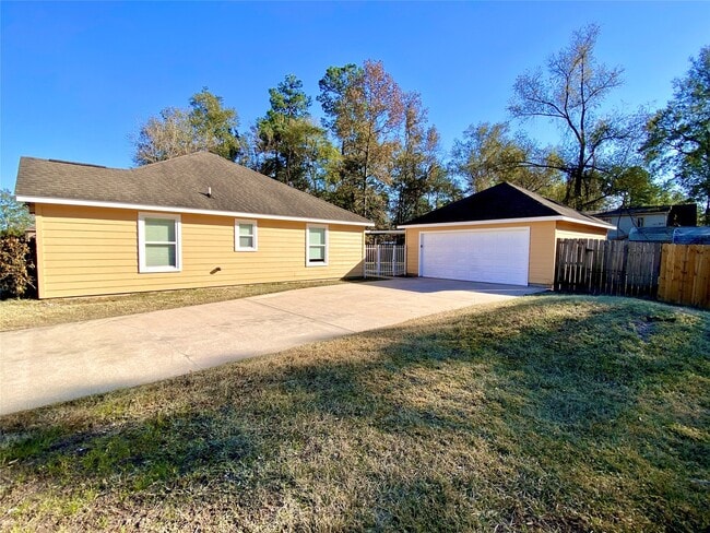 19906 S Plantation Estates Dr in Porter, TX - Building Photo - Building Photo