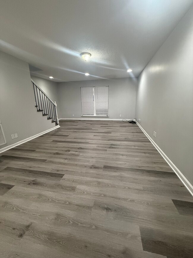 3158 16th Ave, Unit 100