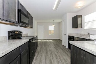 118 Blue Crane St in Huntsville, TX - Building Photo - Building Photo