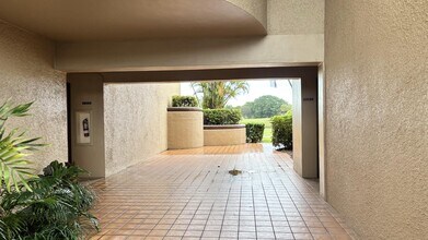 4657 Fountains Dr S in Greenacres, FL - Building Photo - Building Photo