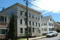 27 High St in Biddeford, ME - Foto de edificio - Building Photo