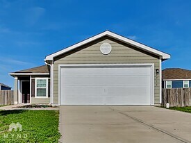 5715 Rainbow Rd. in Mont Belvieu, TX - Building Photo