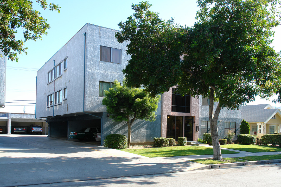 526 Oak St in Glendale, CA - Foto de edificio