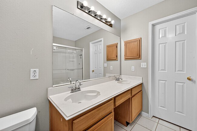 8827 Boulder Springs Dr in Houston, TX - Building Photo - Building Photo